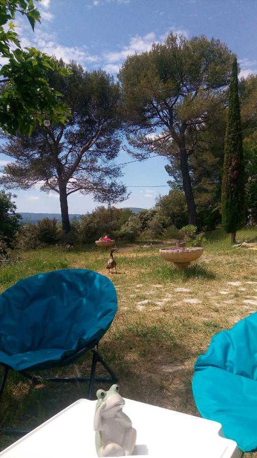 Les Cigales Bed & Breakfast Villelaure Exterior foto