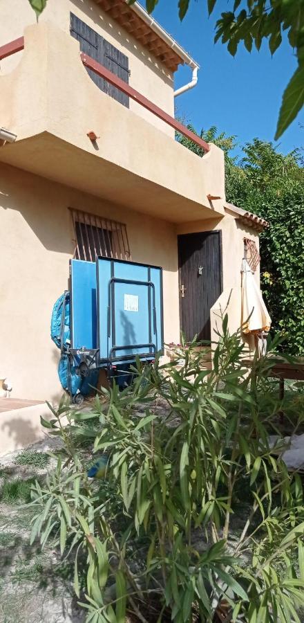 Les Cigales Bed & Breakfast Villelaure Exterior foto