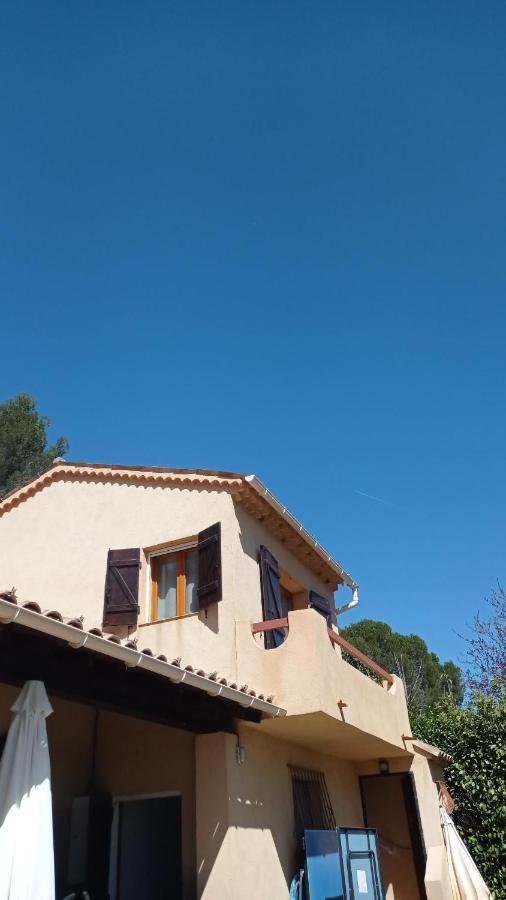 Les Cigales Bed & Breakfast Villelaure Exterior foto