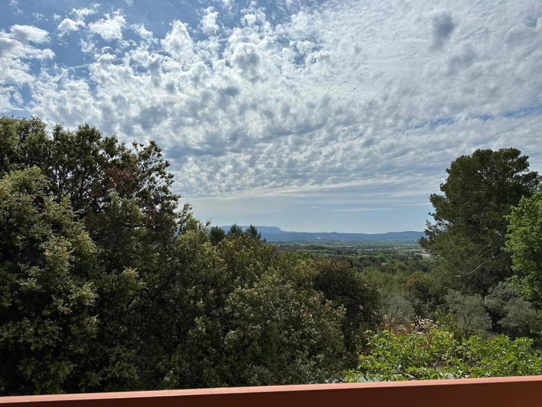 Les Cigales Bed & Breakfast Villelaure Exterior foto