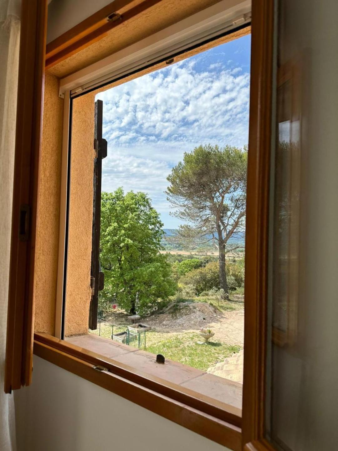 Les Cigales Bed & Breakfast Villelaure Exterior foto